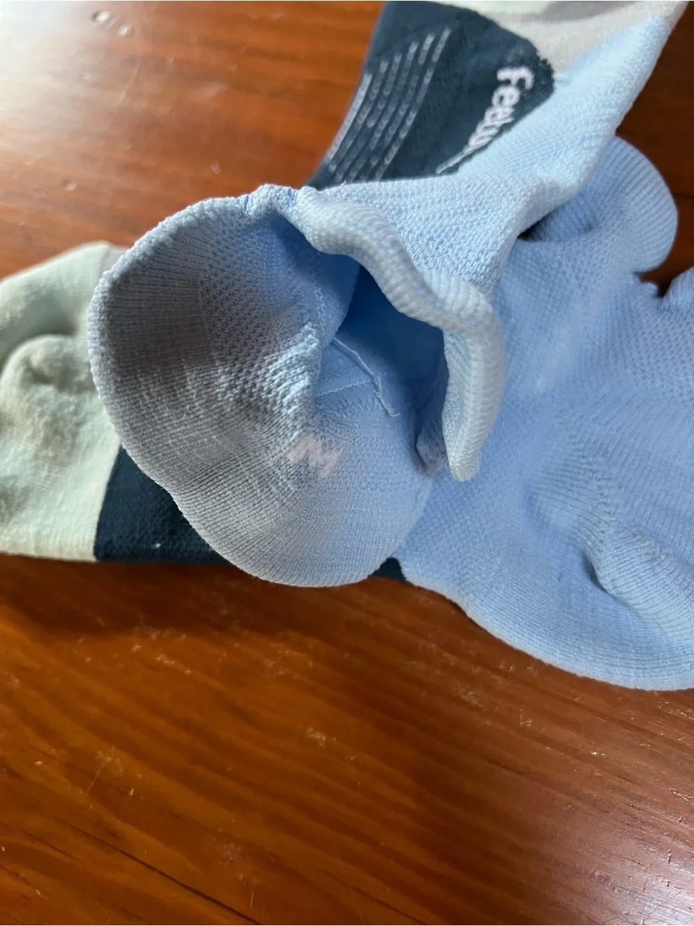 Feetures Elite light Cushion No Show Tab Running Socks Medium New